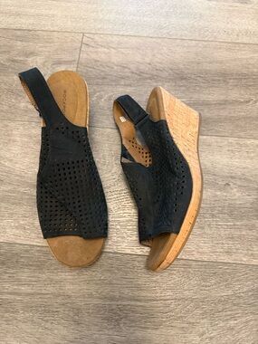 Rockport Black Perforated Cork Wedge Slingbacks size 8.5
